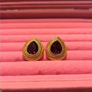 Swarovski stamped vintage gold tone purple pearl shaped post earrings